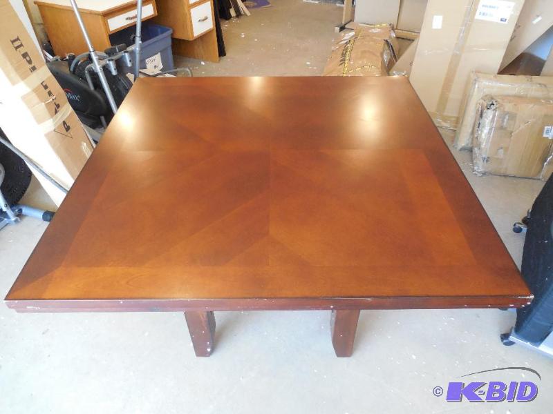 lot 34 image: Hayneedls 46x46 Table