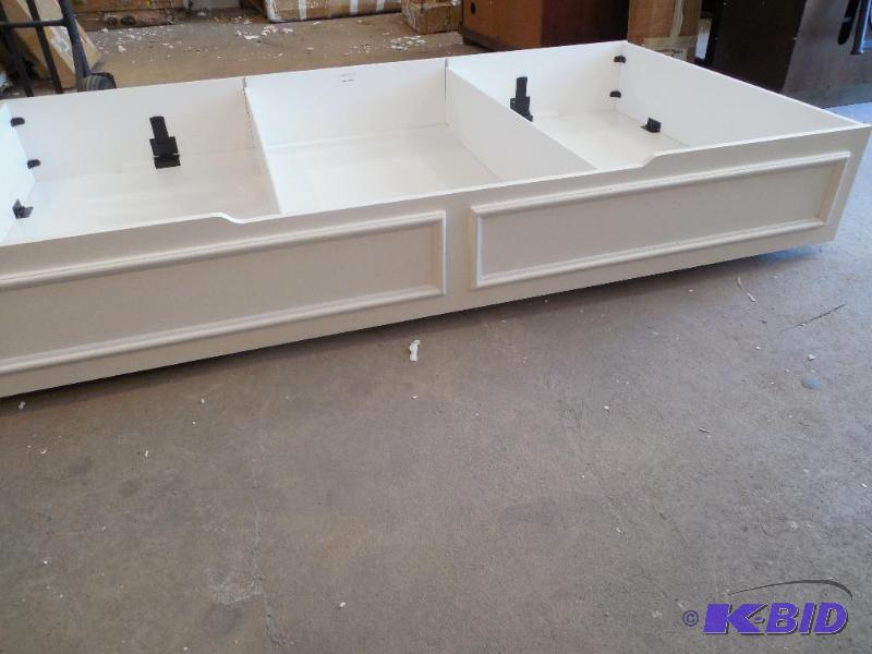 lot 6 image: Twin Trundle Unit - Under the bed storage
