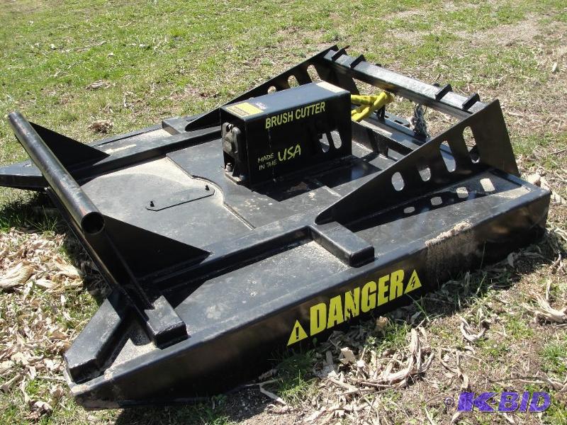 lot 2 image: NEW  72 Open Front Brush Cutter