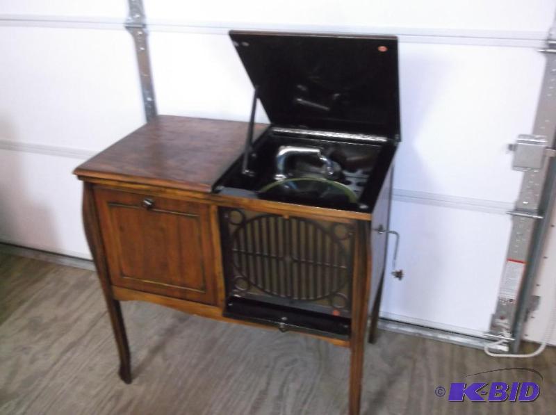 Antique Perkins hand crank phonograph tested ...