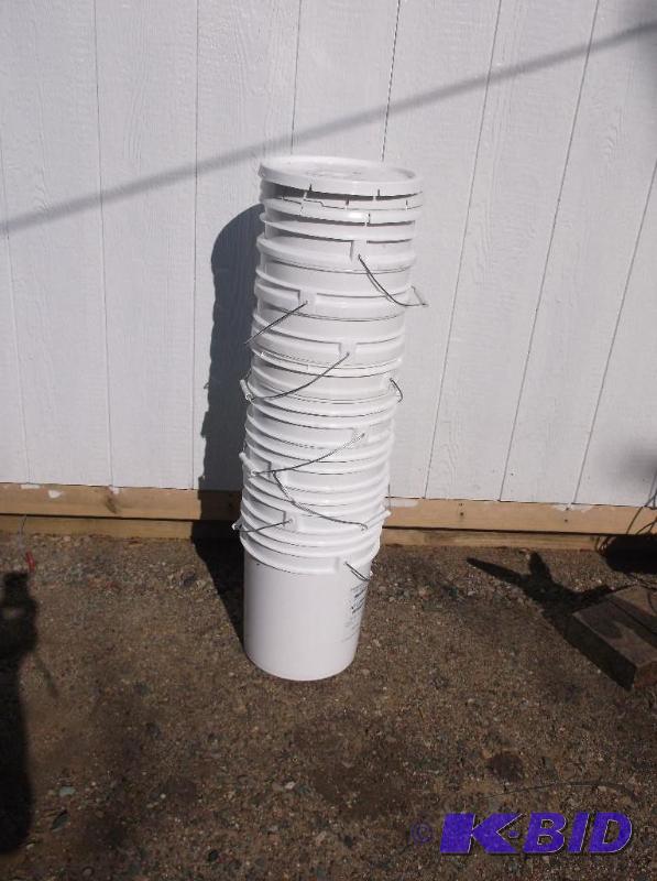 7 food grade pails with lids....