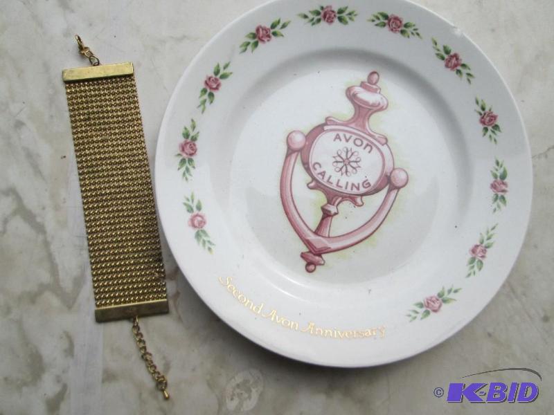 lot 100 image: Avon 2nd anniversary plate and jewelry, one l...
