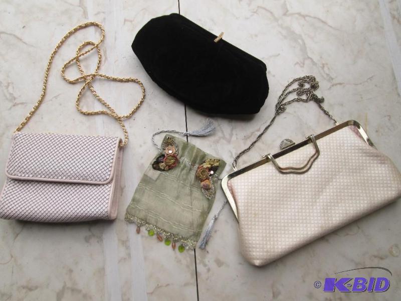 lot 108 image: Lot of assorted purses...