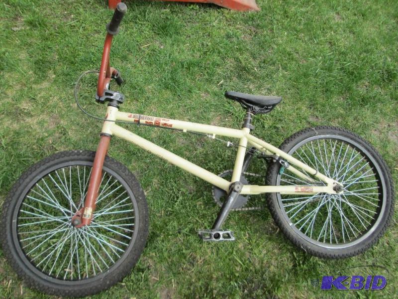 lot 115 image: Vintage Redline bicycle...