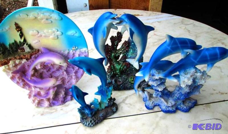 lot 133 image: Assorted dolphin dcor...