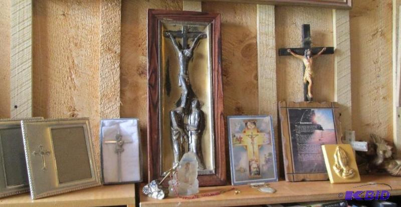 lot 168 image: Assorted religious decorations and frames...