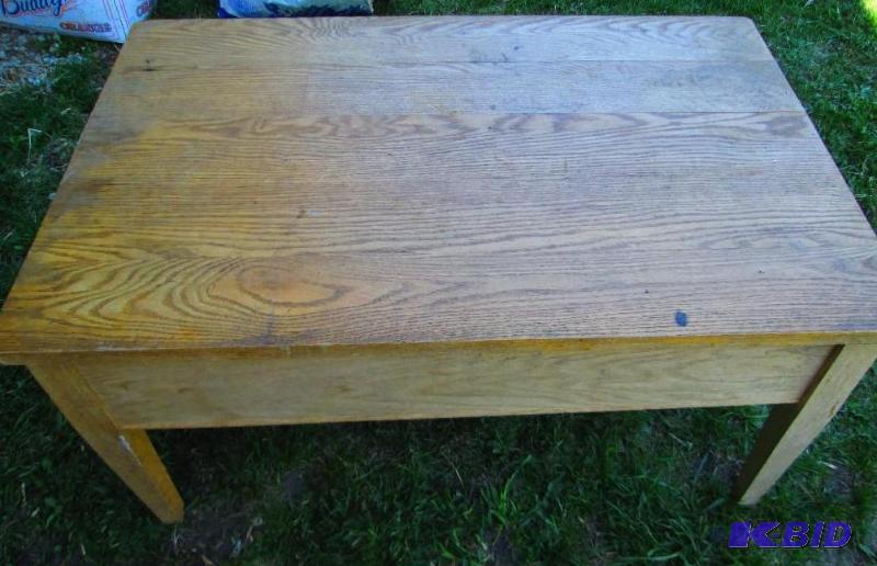 lot 17 image: Toybox work table, 34 x 23 inch top, 17 inche...
