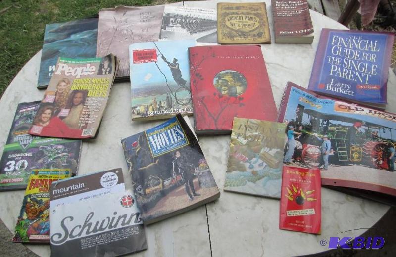 lot 182 image: Lot of assorted vintage books and magazines, ...