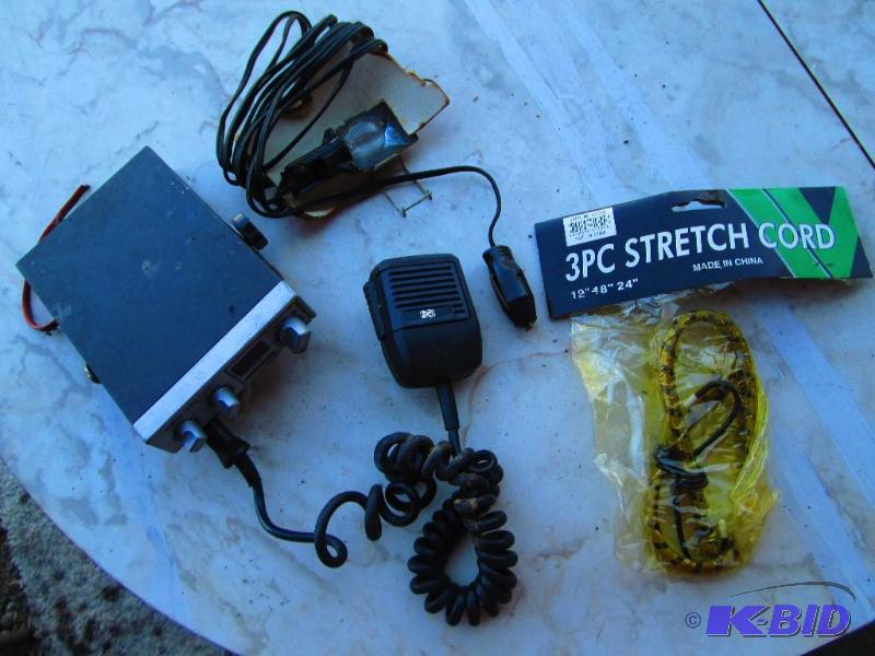 lot 45 image: Vintage CB radio, cigrette lighter plug light...