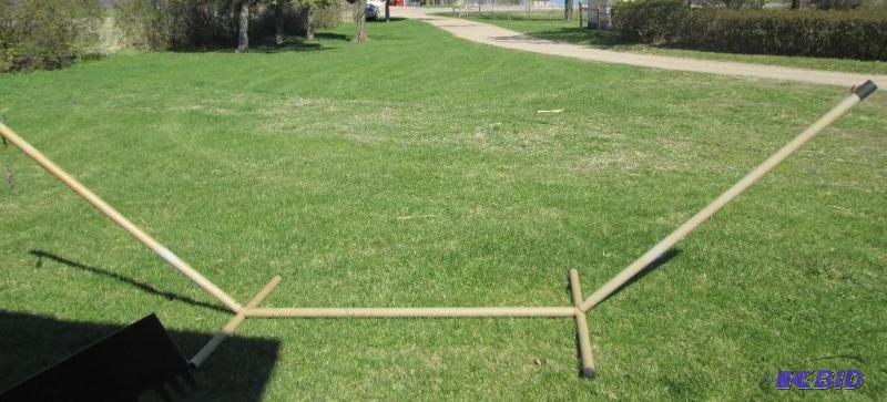 lot 53 image: Metal hammock frame, just in time for a summe...