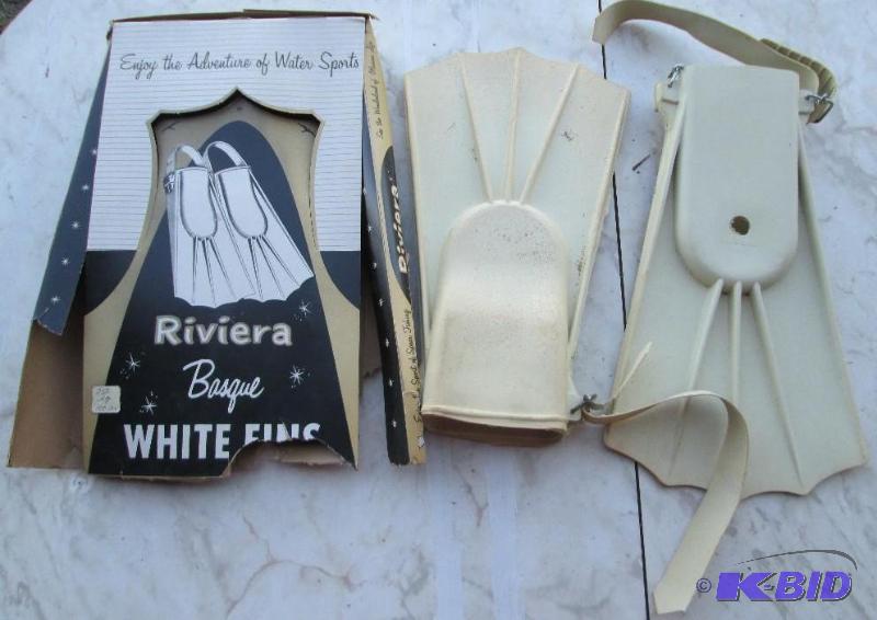 lot 62 image: Riviera white fins, appear new in the vintage...