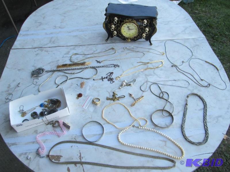 lot 91 image: Lot of assorted jewelry, be sure to see all t...