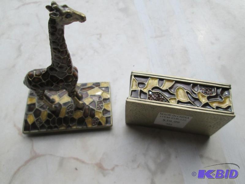 lot 99 image: Small giraffe jewlery or other holder...