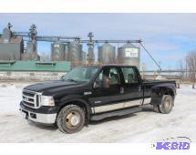 2006 Ford F350 XLT Super Duty 6.0l Turbo Diesel 4 Door Crew Cab Long Box Dually