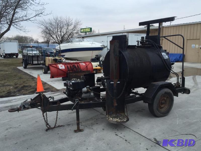 lot 13 image: Briggs & Stratton Gas Sealer Trailer