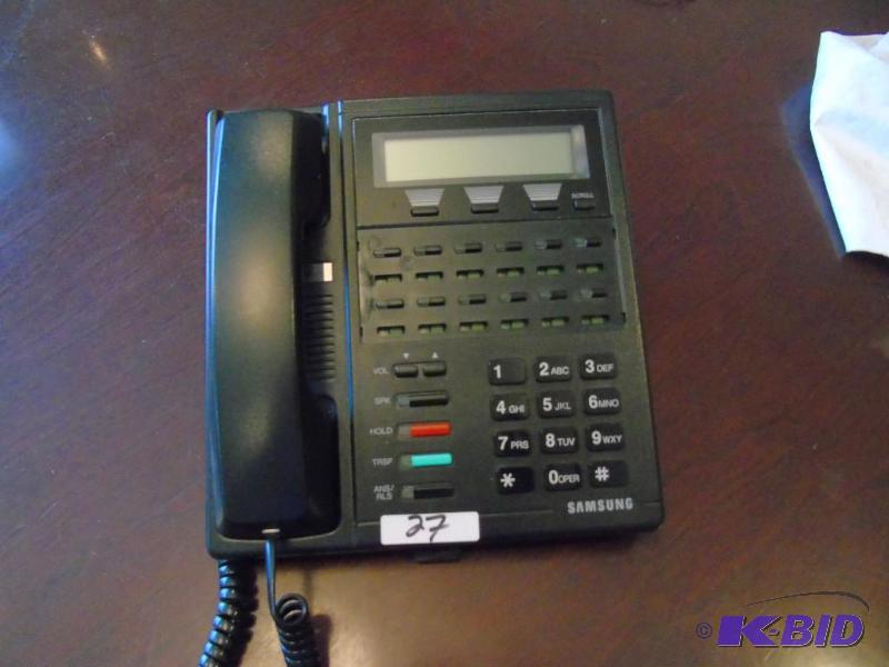 lot 27 image: Samsung Phone - LCD 12B keyset DCS