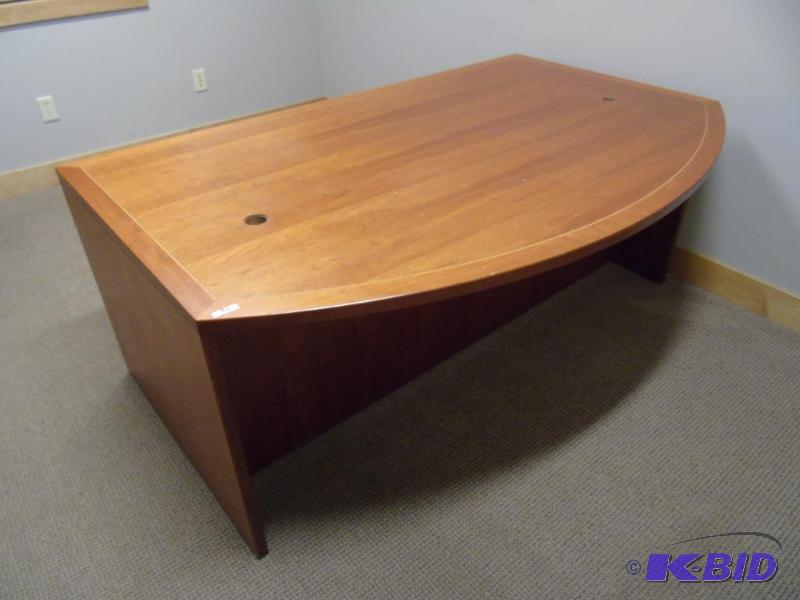 lot 30 image: Oak Desk - 71 x 45
