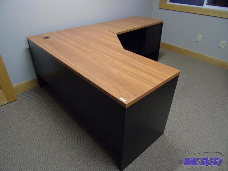 lot 31 image: Corner Desk - Honey Maple & Black