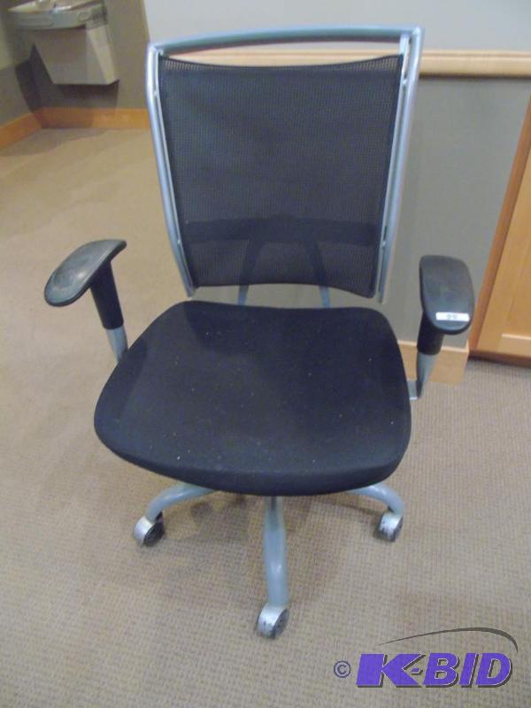 lot 55 image: Black Office Chair