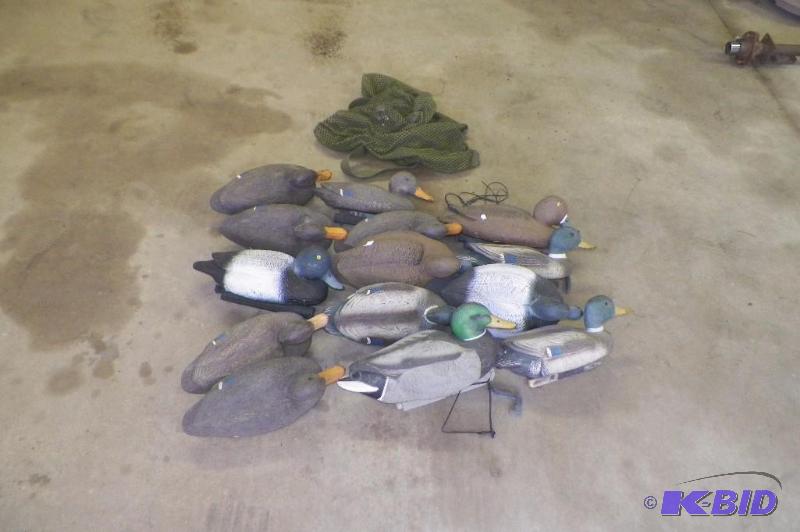 lot 11 image: 14 Duck Decoys with bag - Ready For hunting