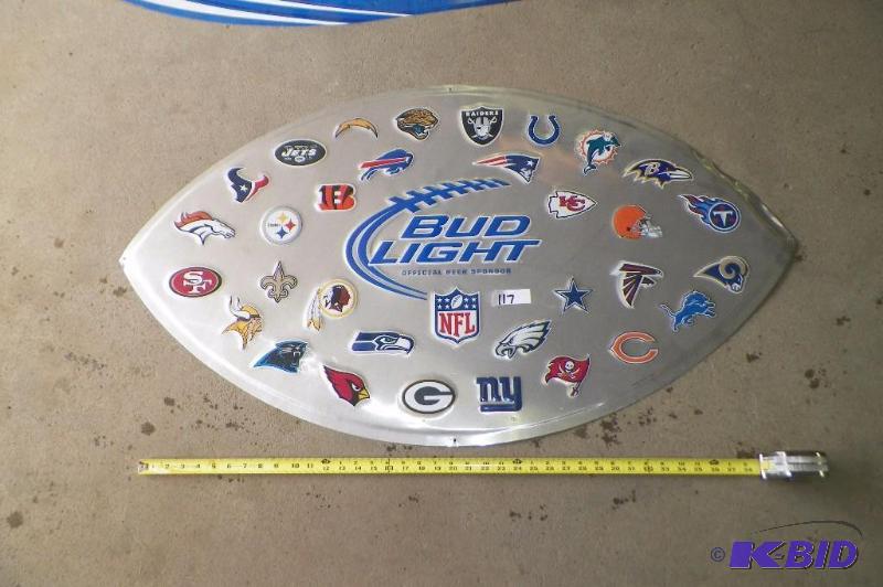 lot 117 image: Metal Sign Bud Light