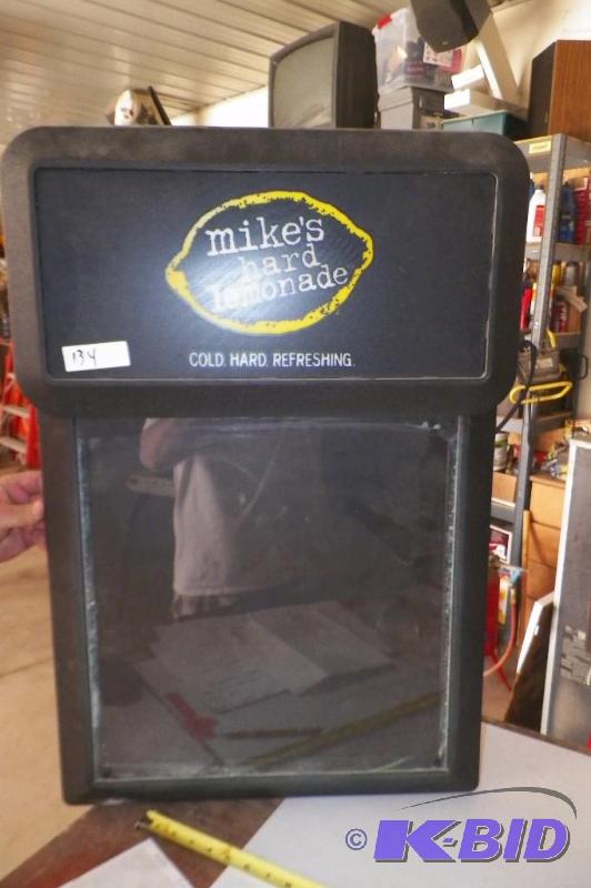 lot 134 image: Mikes Hard Lemonade Light Up Sign - Needs new light bulb