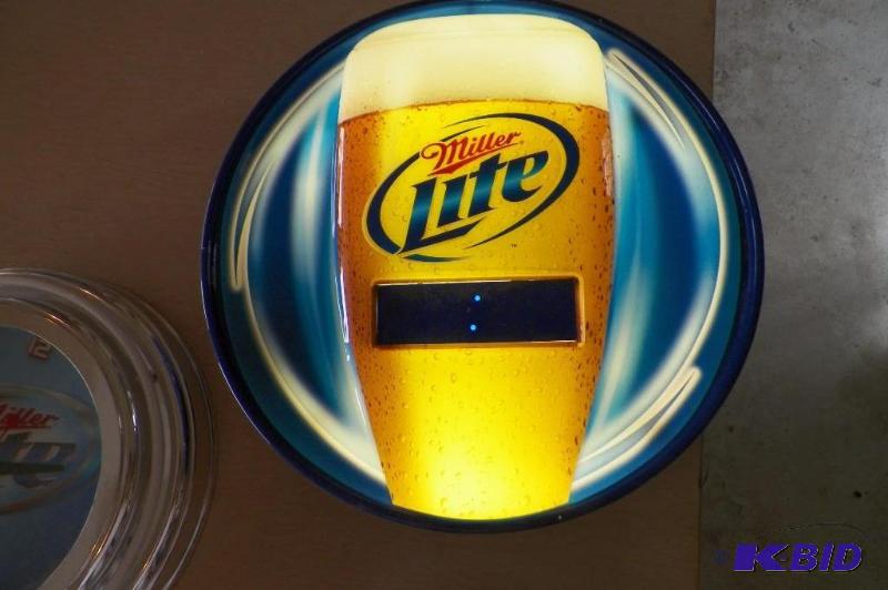 lot 160 image: Miller Lite Lighted Clock Sign Clock Does Work