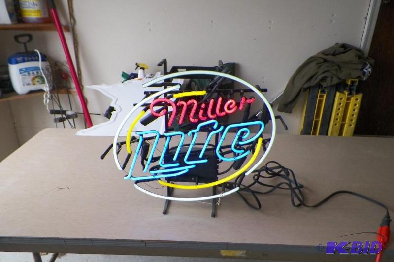 lot 171 image: Miller Lite Neon Sign - Works Fine
