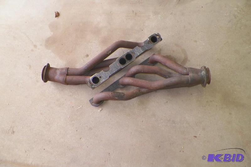 lot 18 image: Hedman Hedders 68600 Small Block Chevy Application - Nice Condition No holes