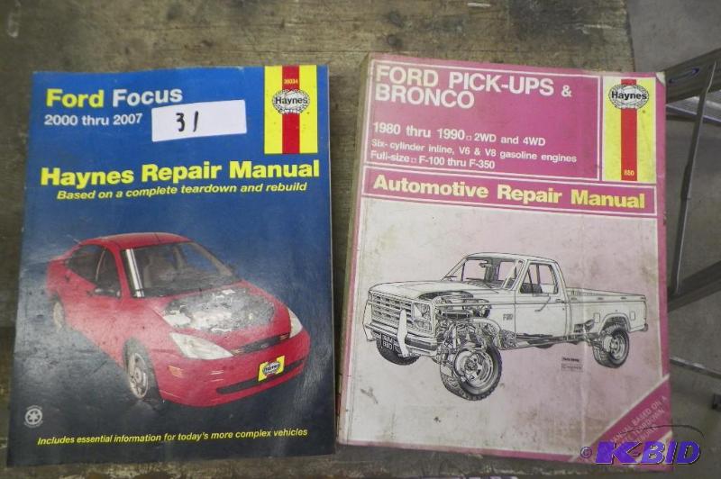 lot 31 image: Lot of 2 car manuals