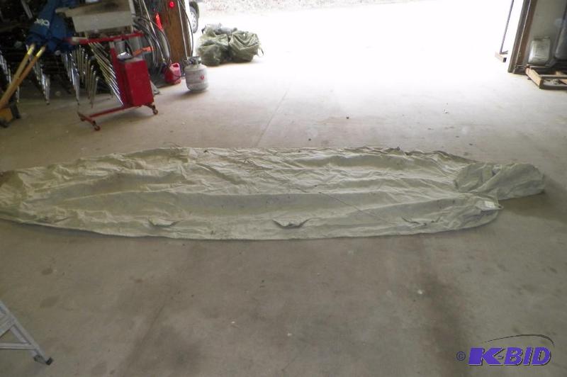 lot 38 image: 12 foot boat cover