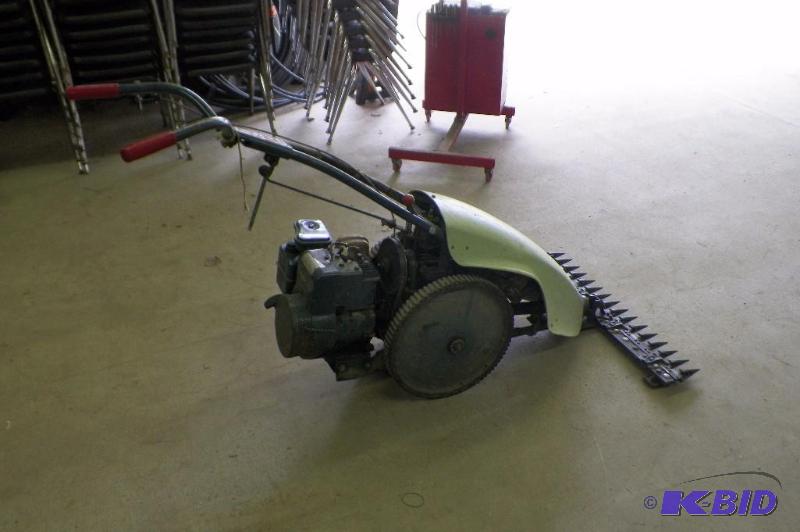 lot 4 image: Jari Working Sickle Mower Monarch - Works has new points and plugs.  32 inches wide.