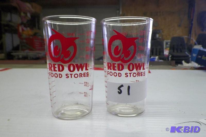 lot 51 image: 2 Red Owl Measuring Cups
