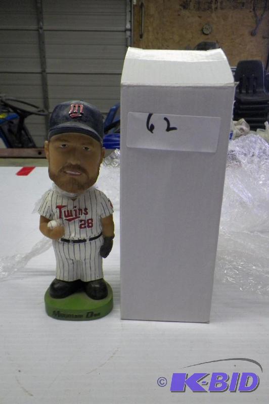 lot 62 image: Bert Blyleven Bobble head
