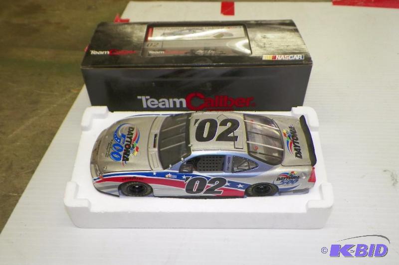 lot 67 image: 2002 Car