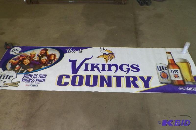 lot 81 image: Vikings Banner
