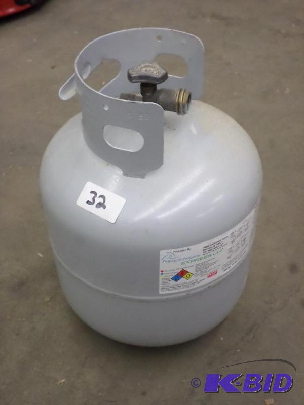 lot 32 image: 20# LP Tank With OPD Valve...