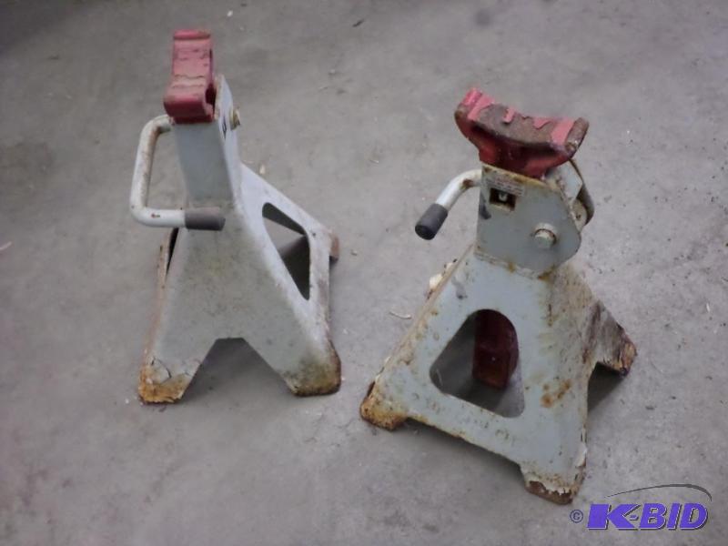 lot 43 image: Set Of Steel Jack Stands...