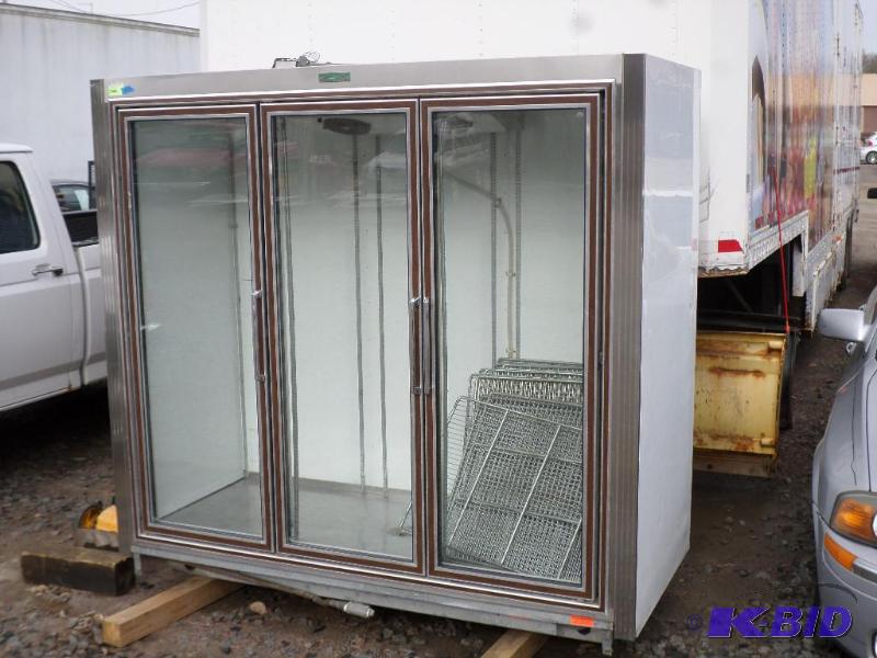 lot 8 image: Zero-Zone 220Volt Single Phase Triple-Door Li...