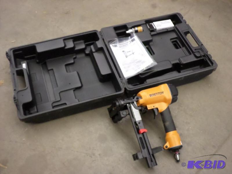 lot 81 image: Like New Bostitch Pneumatic Stapler Set...