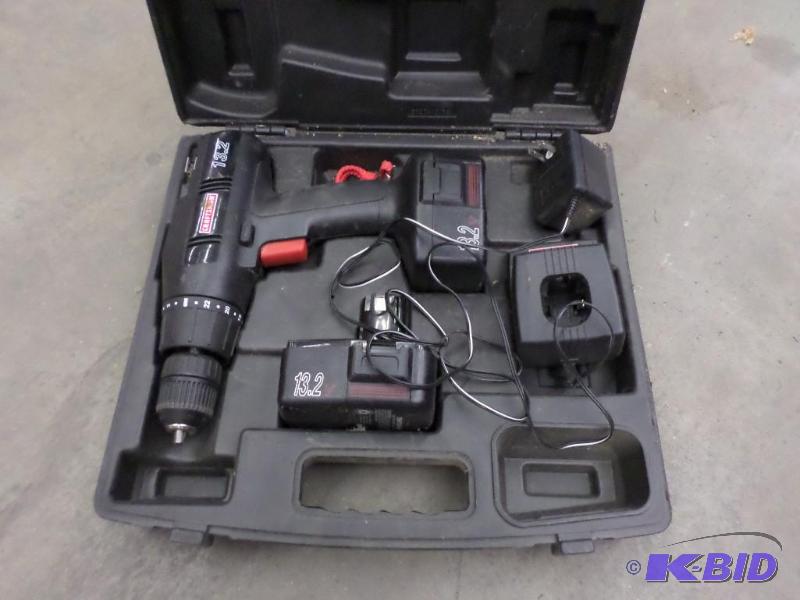 lot 87 image: Craftsman 13.2Volt Cordless Drill Set...