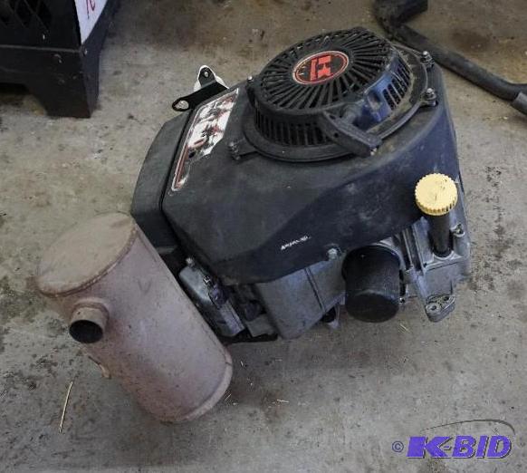 lot 17 image: Kawasaki 25 hp OHV Lawn MowerUtility Motor I...