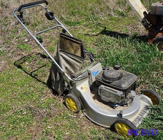 lot 26 image: John Deere Model 12SB&nbsp4.0 hp 21" Cu...