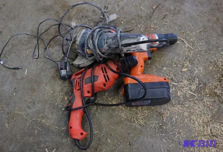 lot 32 image: Lot of Cordless DrillDrivers In Used Conditi...