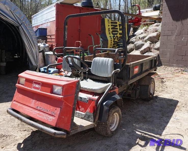 lot 8 image: 1999 Toro Workman 3300-D Diesel Powered Utili...