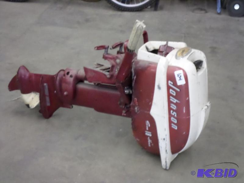 lot 104 image: 1956 Johnson 18HP Long Shaft, For Parts...
