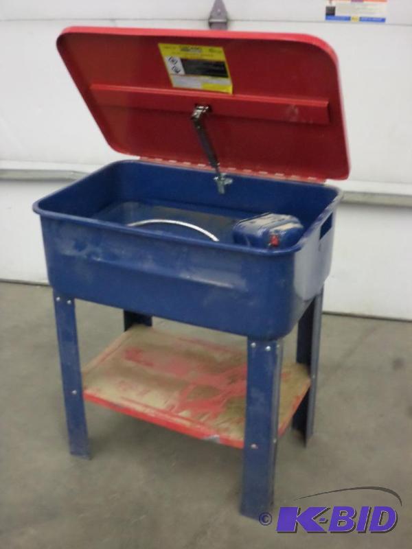 lot 13 image: 120Volt Commercial Electric Parts Washer...