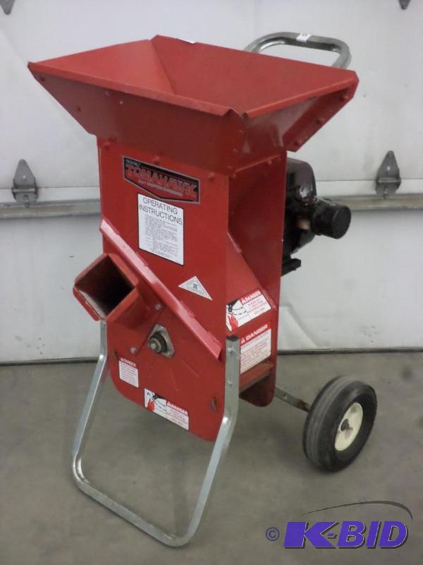 lot 30 image: Tomohawk 2-In-1 Gas Powered ChipperShredder ...