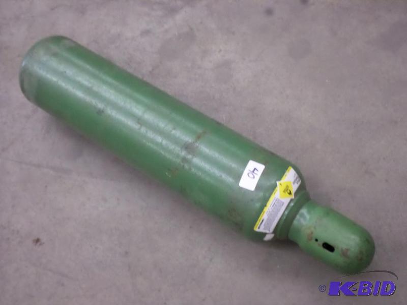 lot 40 image: 34" Oxygen Tank...