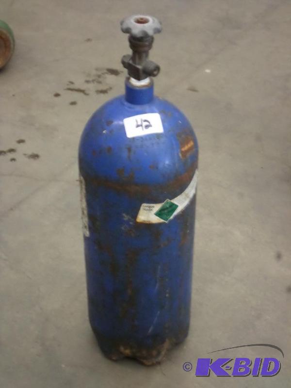 lot 42 image: 26" CO2 Tank...